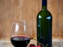 Jak zrobić wino z soku wiśniowego